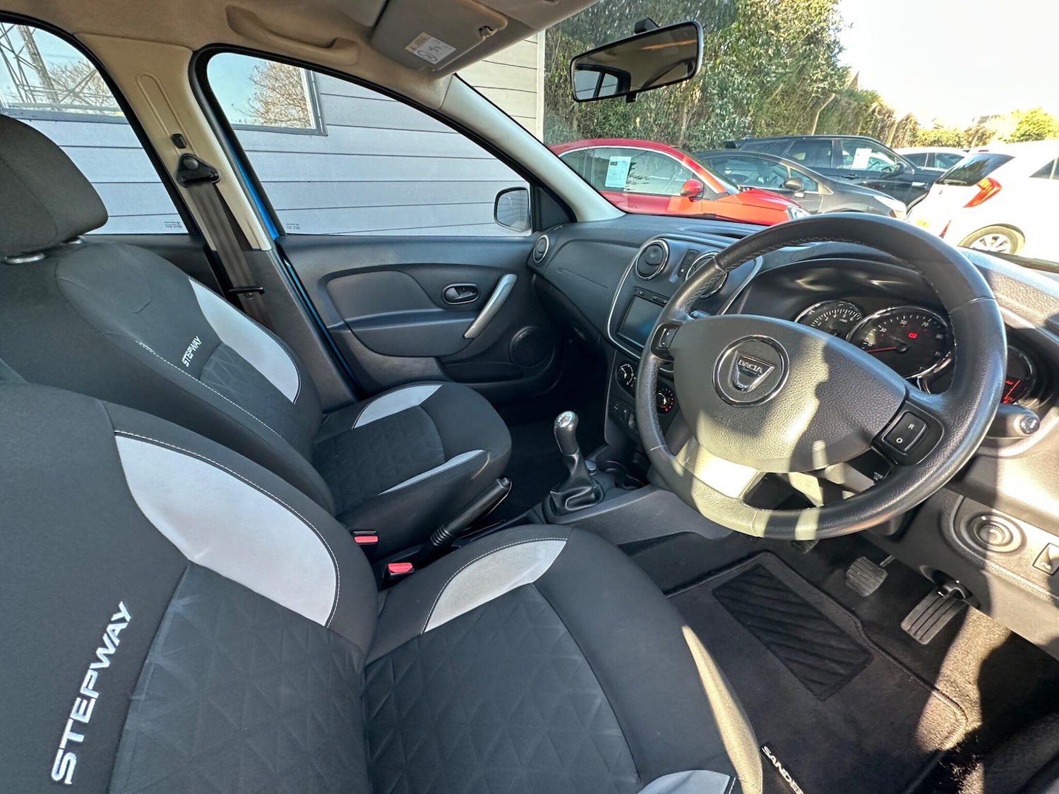 Used Dacia Sandero Stepway 2013 for sale - 76701651: Photo 3