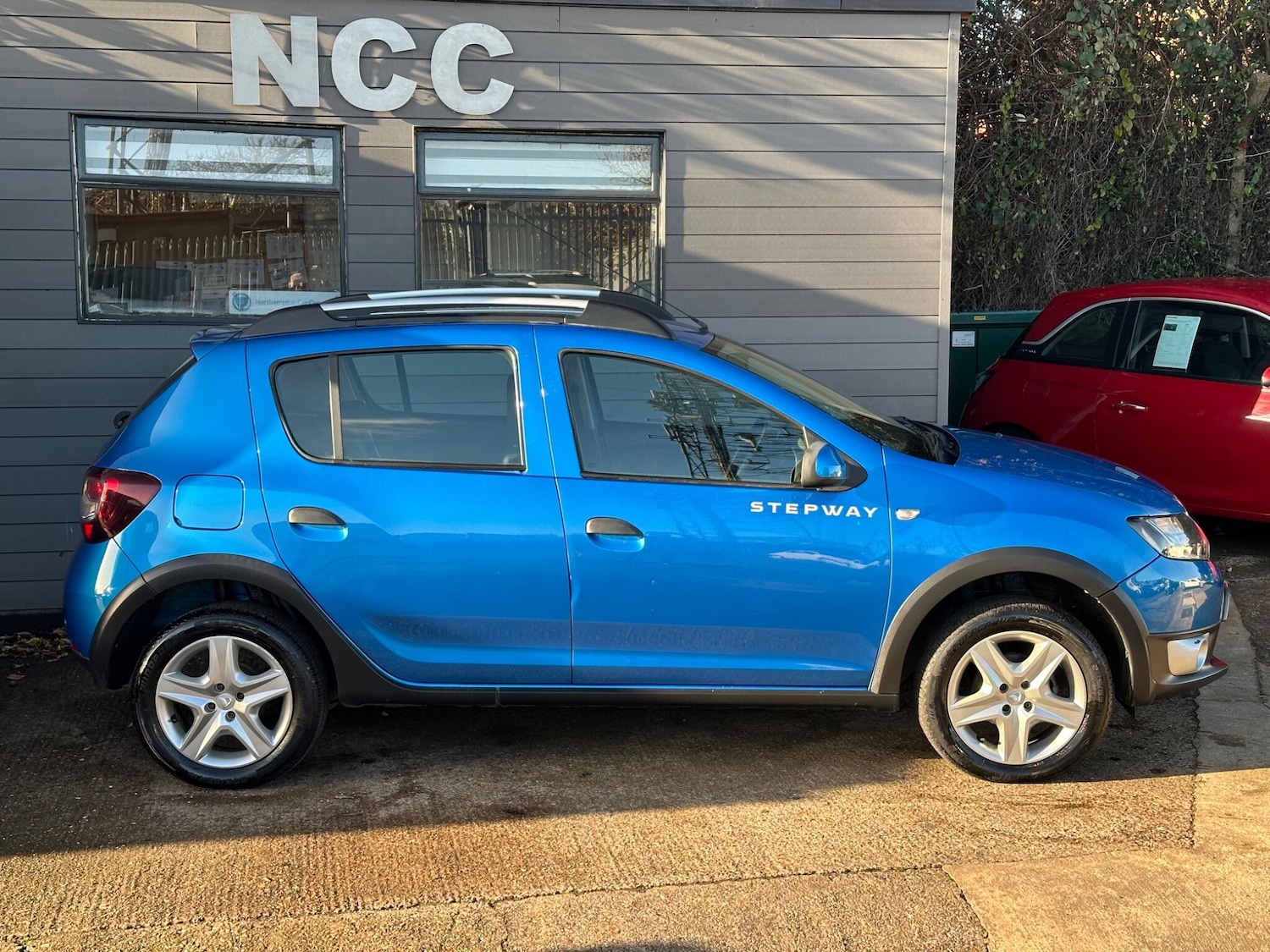 Used Dacia Sandero Stepway 2013 for sale - 76701651: Photo 6