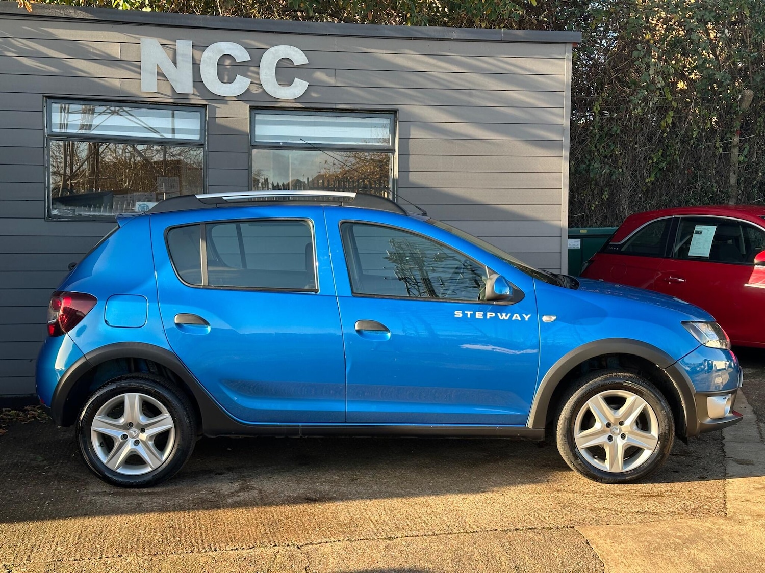 Used Dacia Sandero Stepway 2013 for sale - 76701651: Photo 7