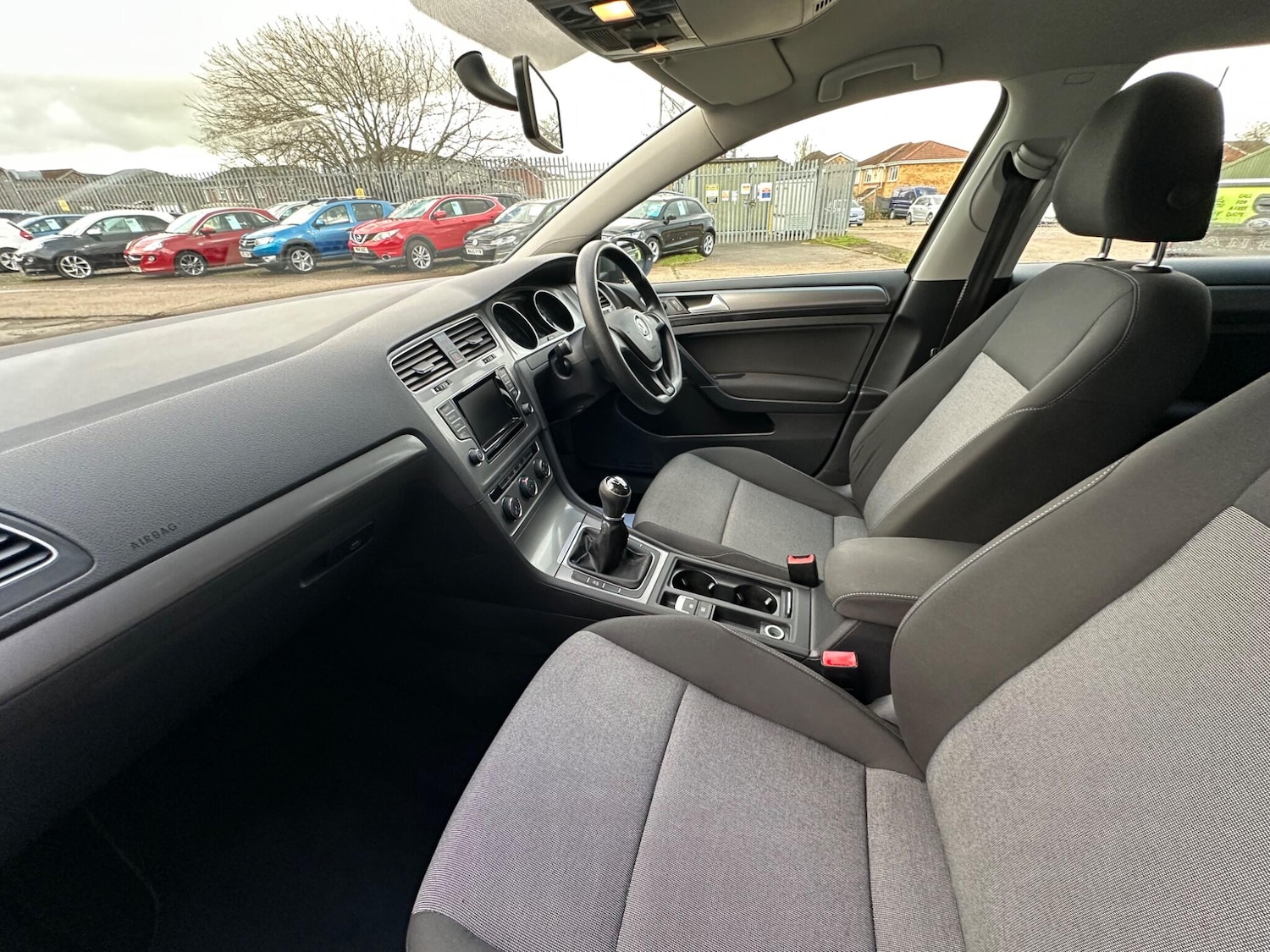 Used Volkswagen Golf 2013 for sale - 77351917: Photo 6