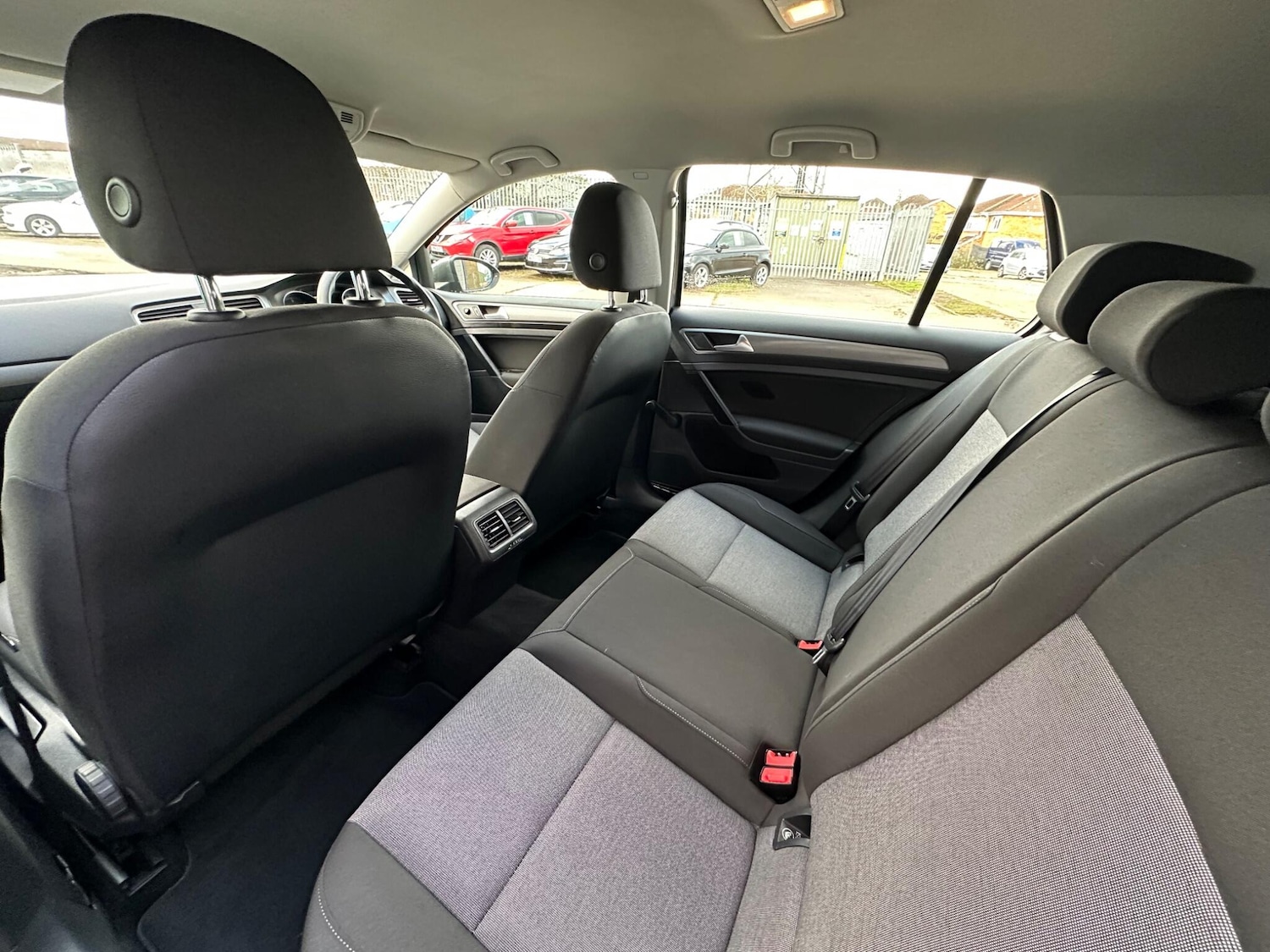 Used Volkswagen Golf 2013 for sale - 77351917: Photo 9