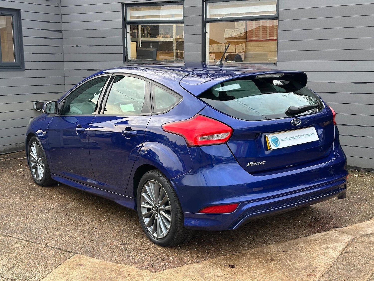 Used Ford Focus 2017 for sale - 77120090: Photo 2
