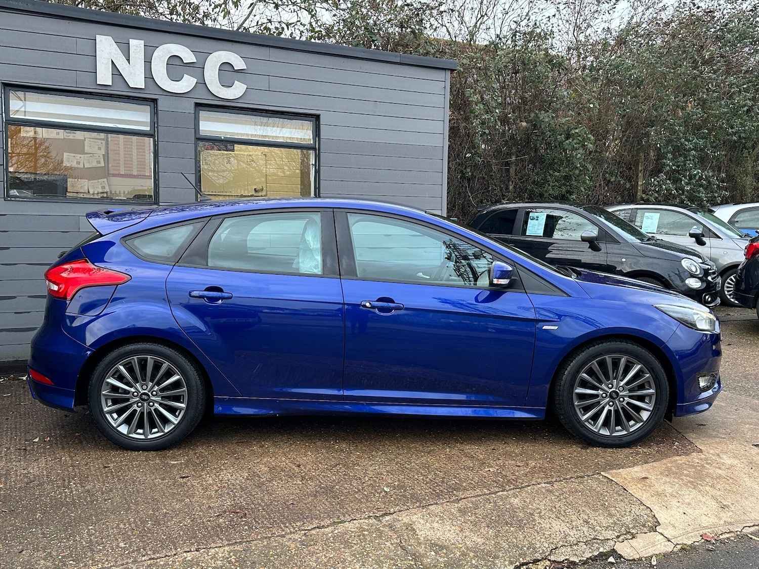 Used Ford Focus 2017 for sale - 77120090: Photo 6