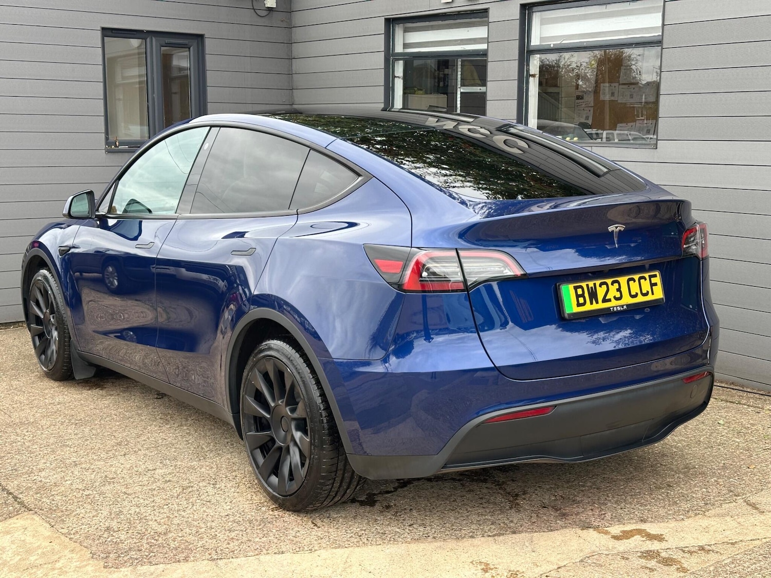 Used Tesla Model Y 2023 for sale - 76123040: Photo 3