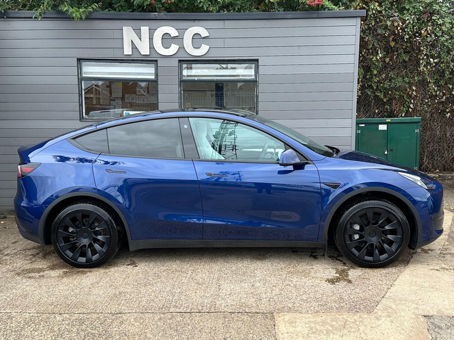 Used Tesla Model Y 2023 for sale - 76123040: Photo 8