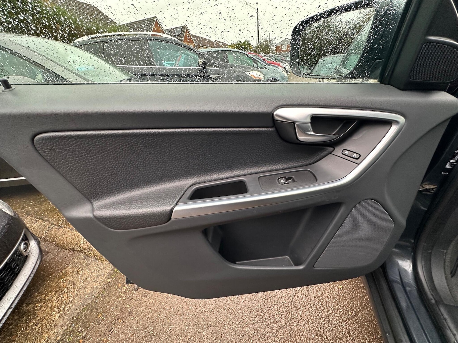 Used Volvo XC60 2009 for sale - 77097960: Photo 28