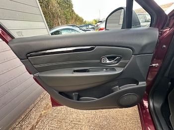 Used Renault Grand Scenic 2015 for sale - 79601518: Photo