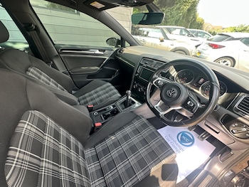 Used Volkswagen Golf 2016 for sale - 78448632: Photo