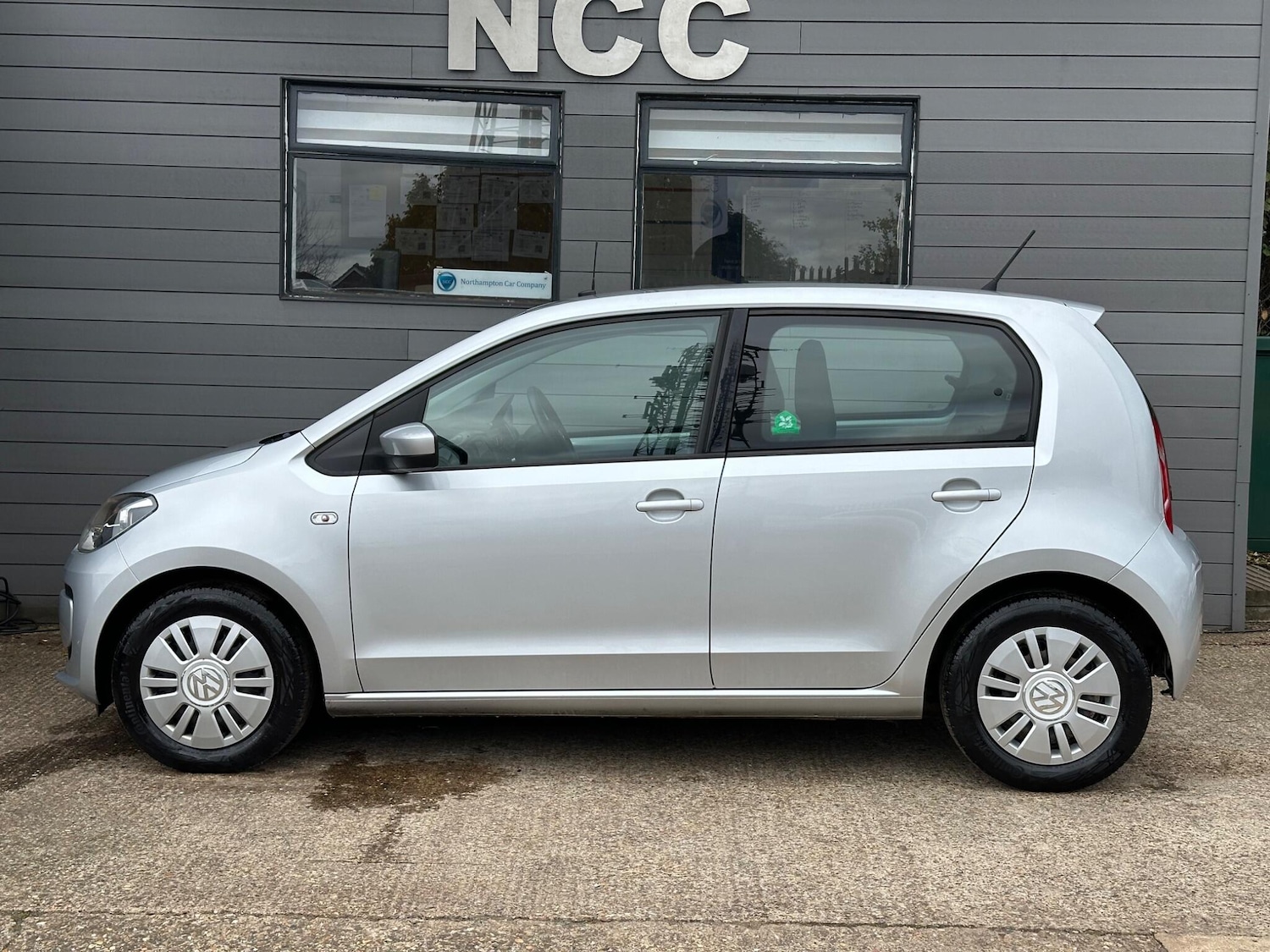 Used Volkswagen up! 2014 for sale - 75926902: Photo 12
