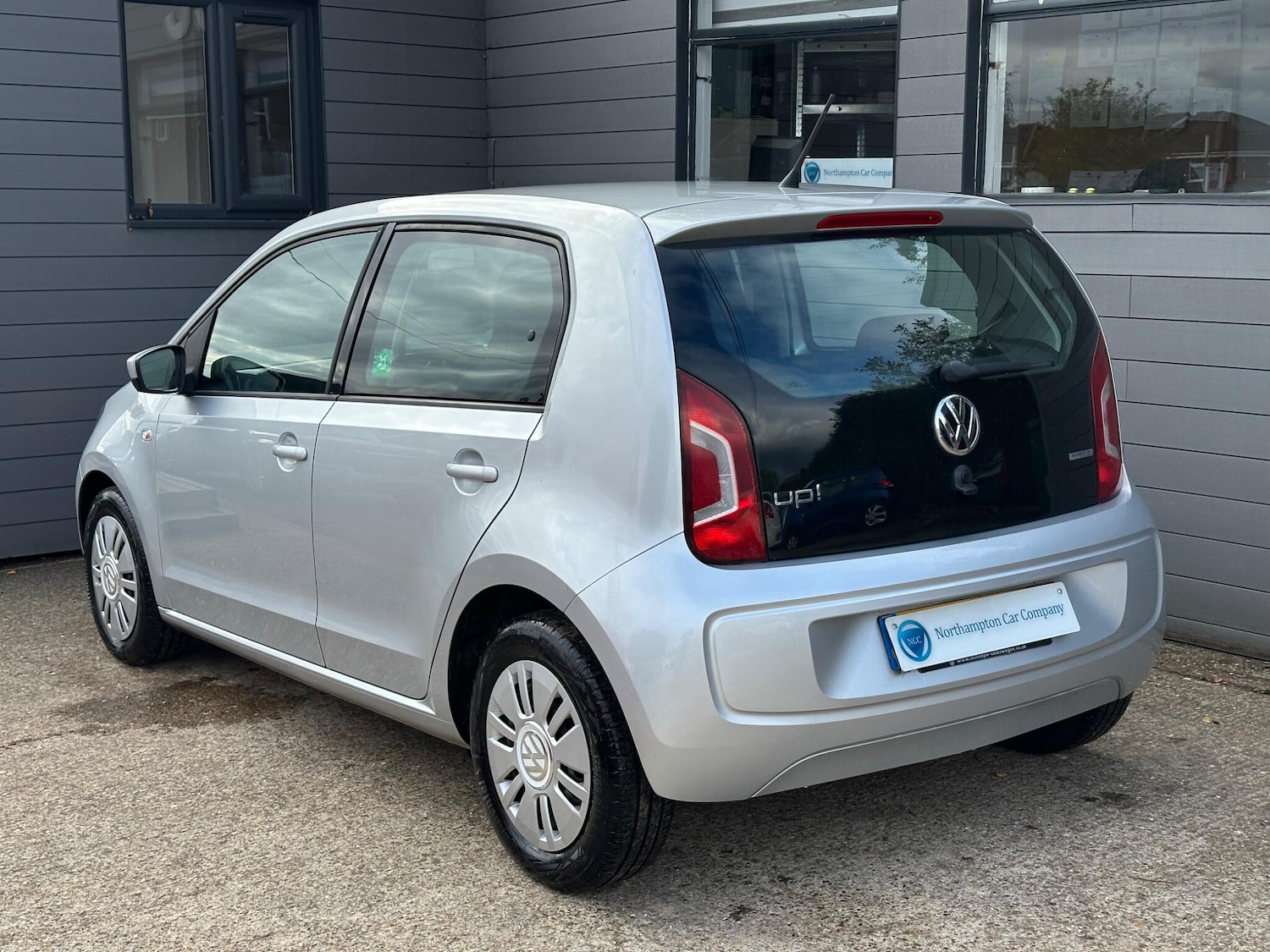 Used Volkswagen up! 2014 for sale - 75926902: Photo 16
