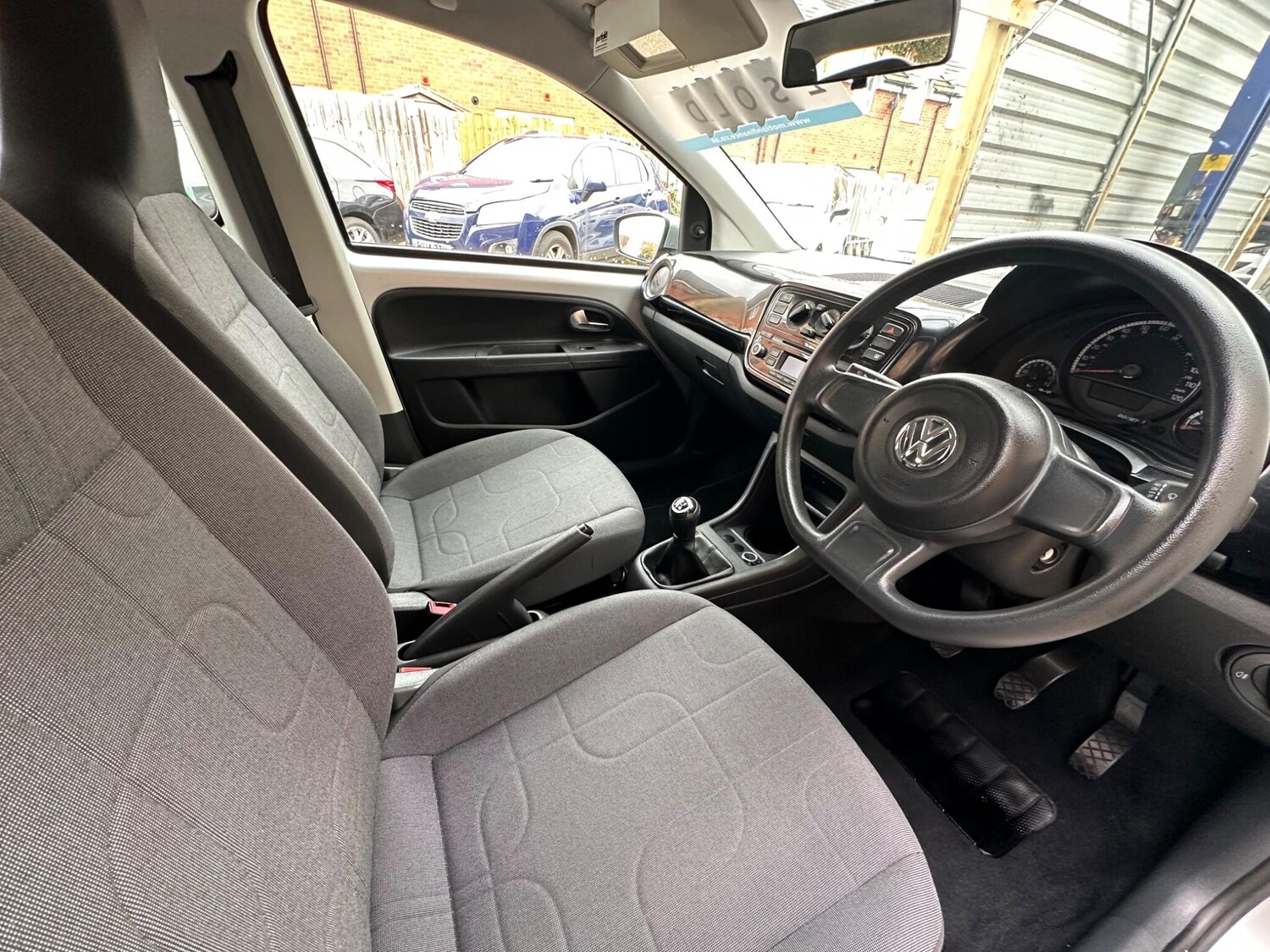 Used Volkswagen up! 2014 for sale - 75926902: Photo 21