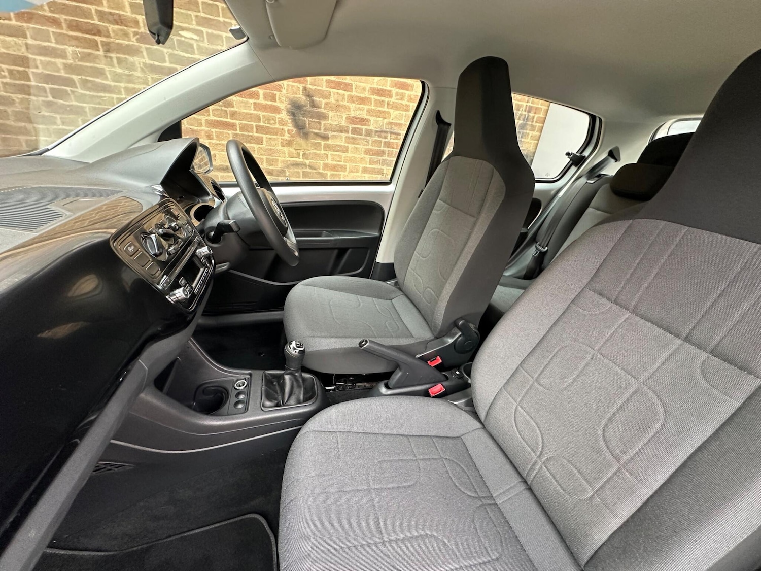 Used Volkswagen up! 2014 for sale - 75926902: Photo 24