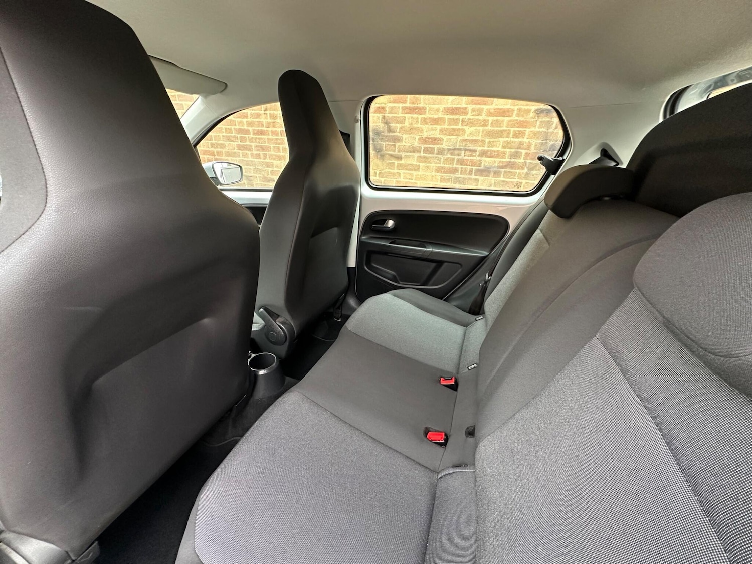 Used Volkswagen up! 2014 for sale - 75926902: Photo 26