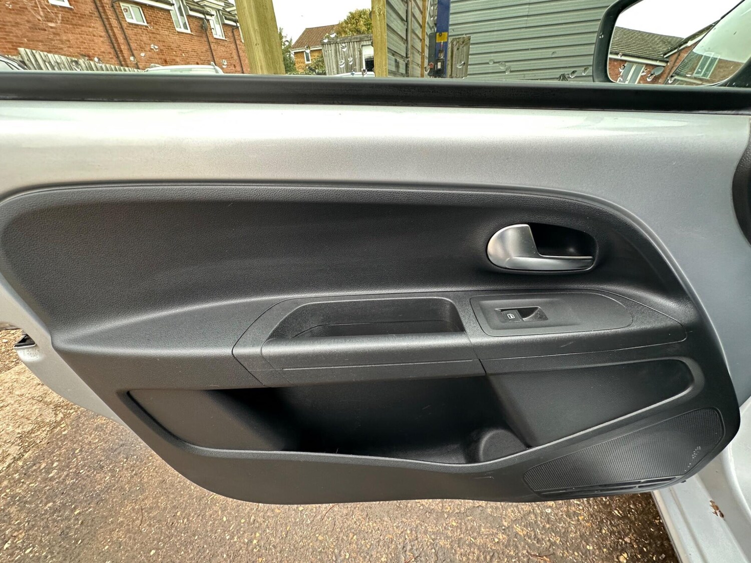 Used Volkswagen up! 2014 for sale - 75926902: Photo 28