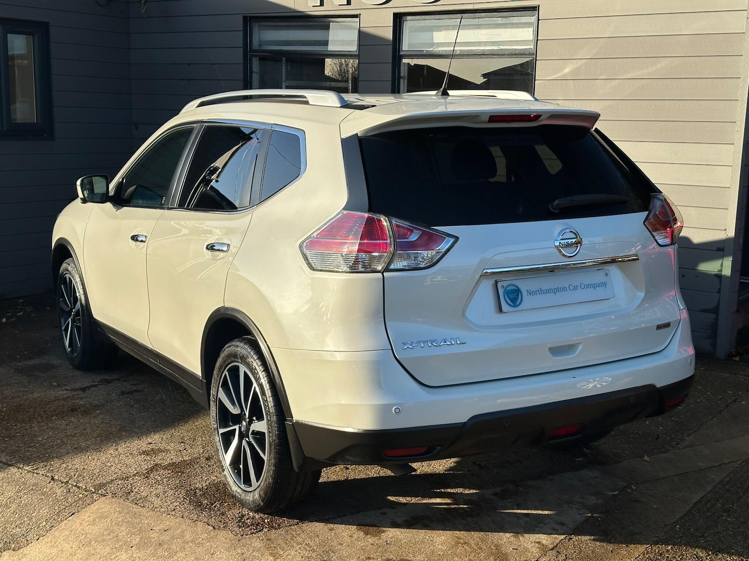 Used Nissan X-Trail 2017 for sale - 76550679: Photo 2