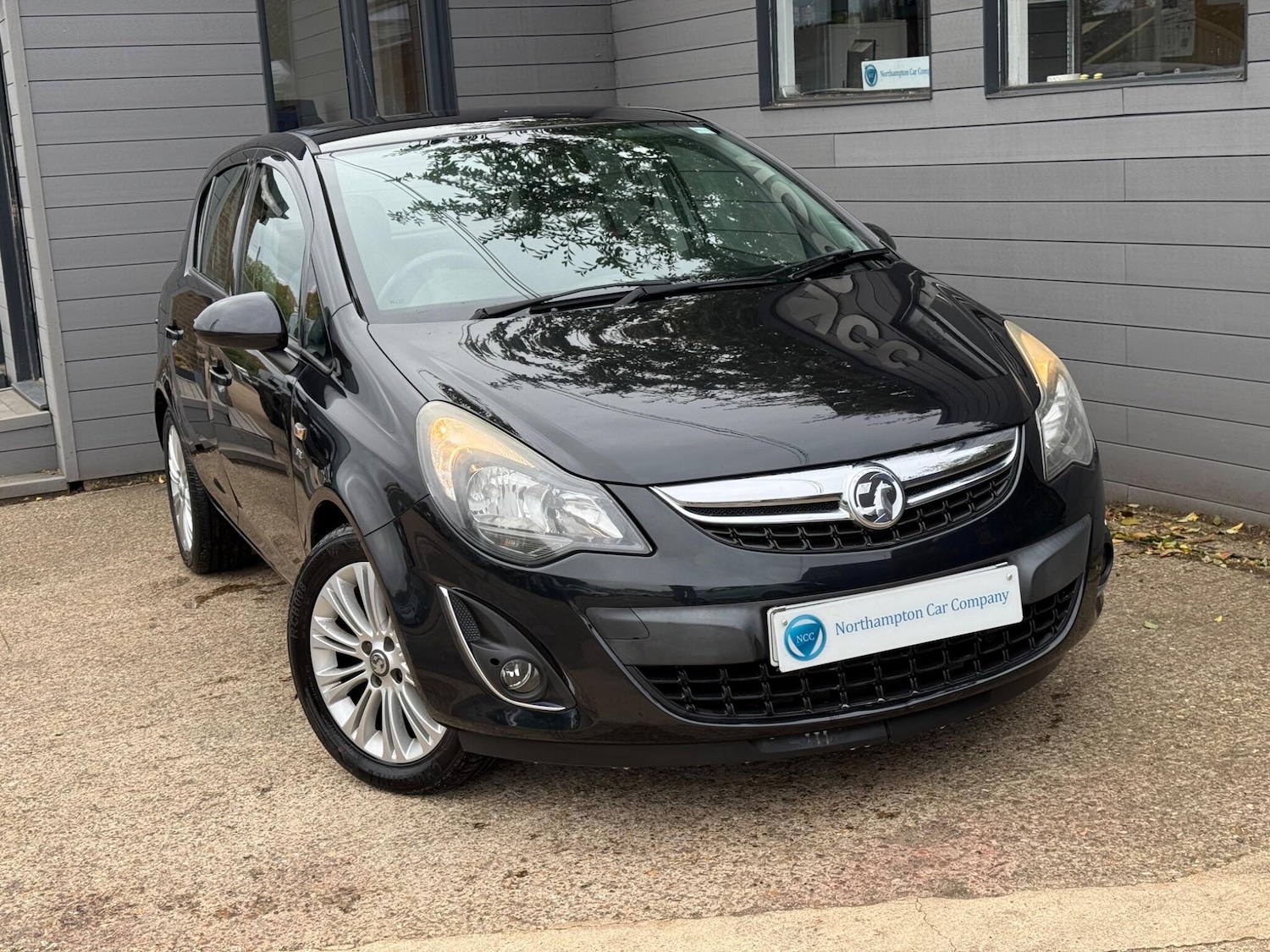 Used Vauxhall Corsa 2013 for sale - 75990105: Photo 1