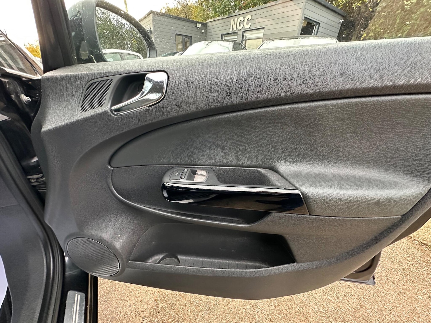 Used Vauxhall Corsa 2013 for sale - 75990105: Photo 24