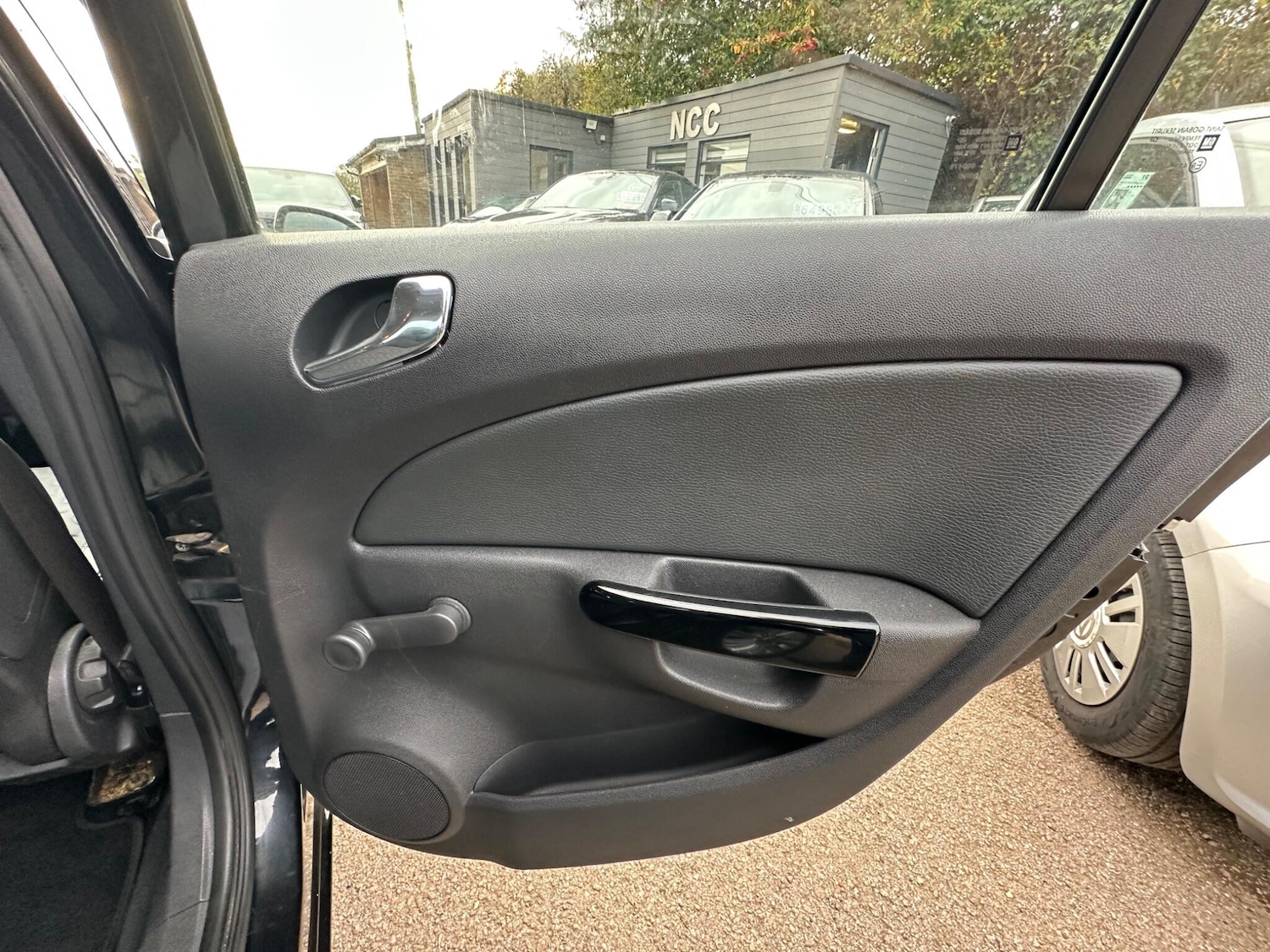 Used Vauxhall Corsa 2013 for sale - 75990105: Photo 26