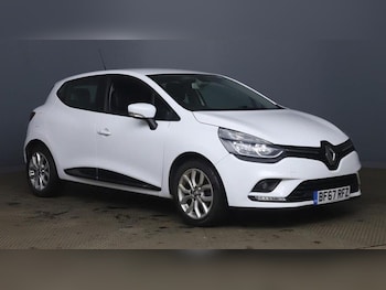Used Renault Clio 2017 for sale - 76645842: Photo
