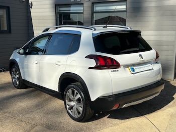 Used Peugeot 2008 2016 for sale - 79452542: Photo