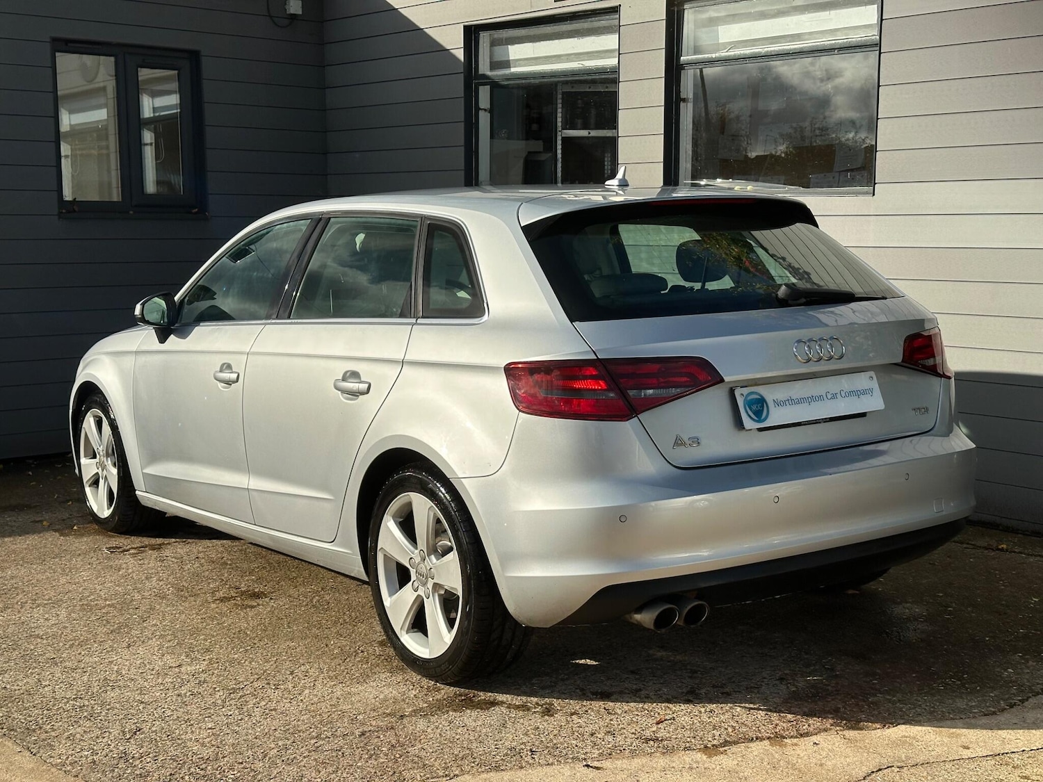 Used Audi A3 2013 for sale - 76327123: Photo 2