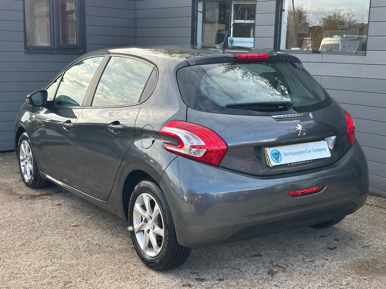 Used Peugeot 208 2013 for sale - 76151279: Photo 12
