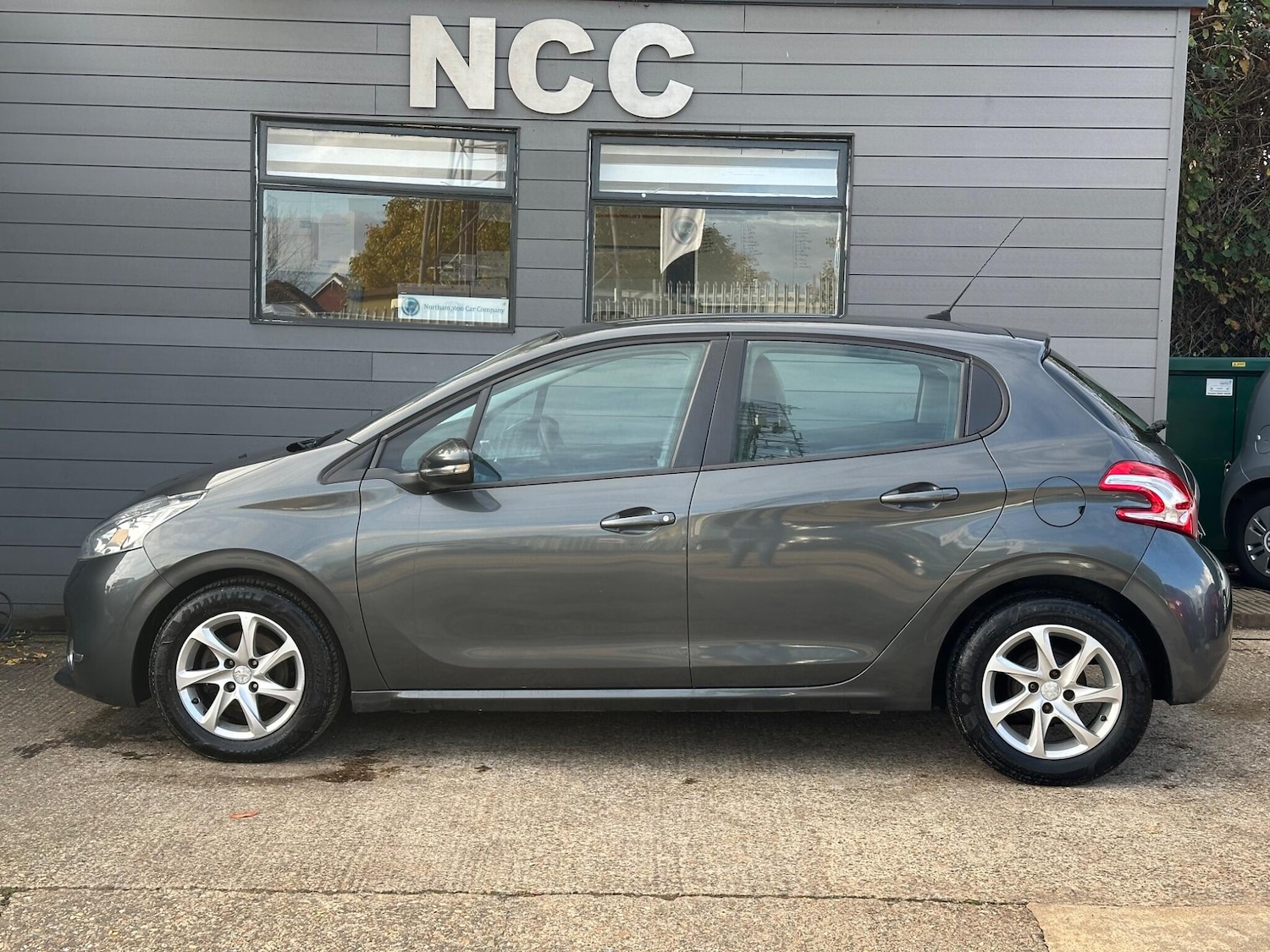 Used Peugeot 208 2013 for sale - 76151279: Photo 14