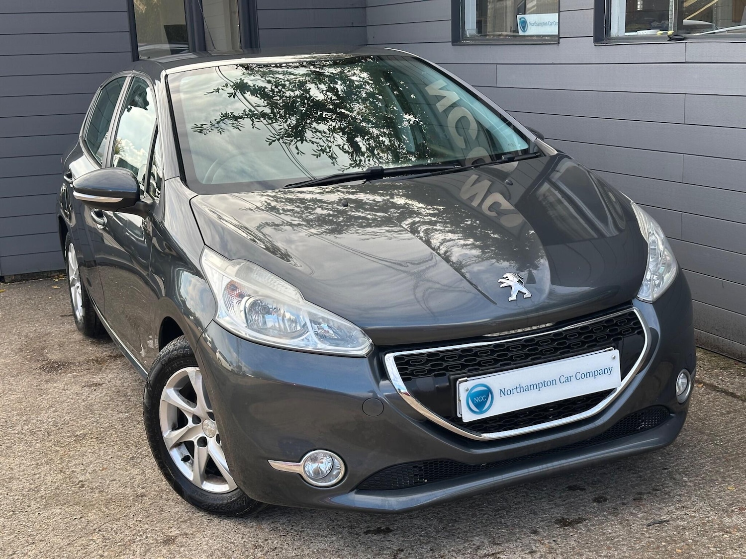 Used Peugeot 208 2013 for sale - 76151279: Photo 5
