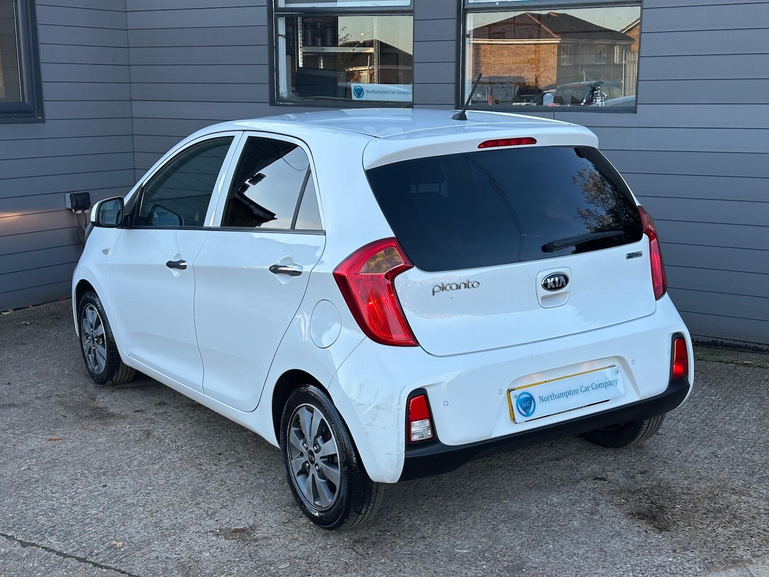 Used Kia Picanto 2016 for sale - 76992203: Photo 12