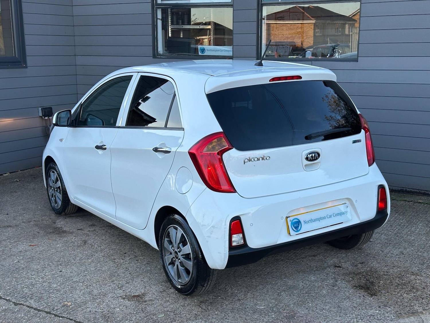 Used Kia Picanto 2016 for sale - 76992203: Photo 2