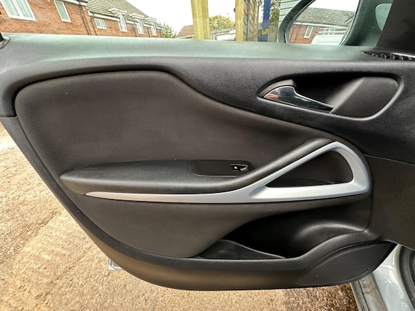 Used Vauxhall Zafira Tourer 2012 for sale - 75809456: Photo 30