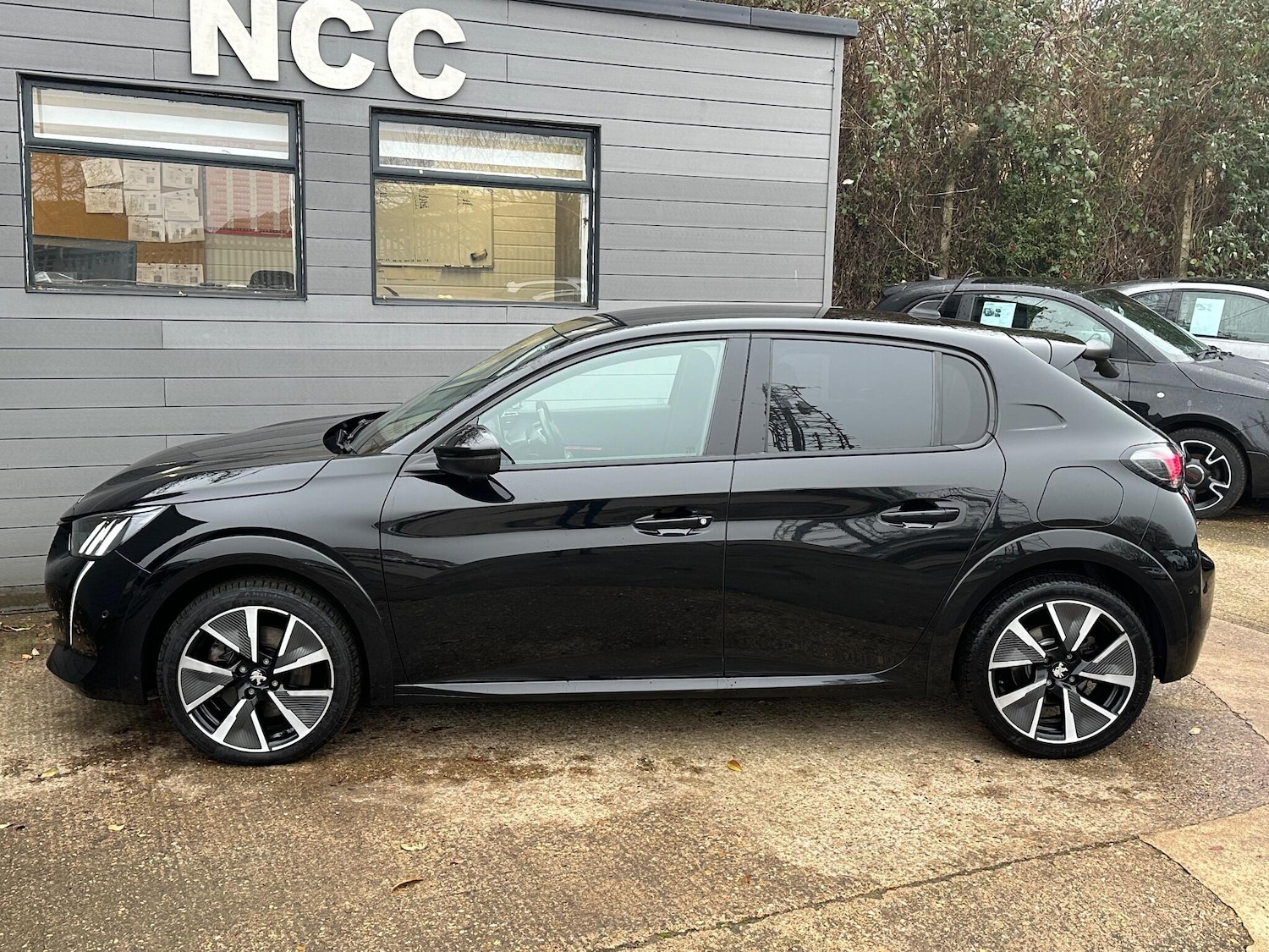 Used Peugeot E-208 2020 for sale - 77120293: Photo 15