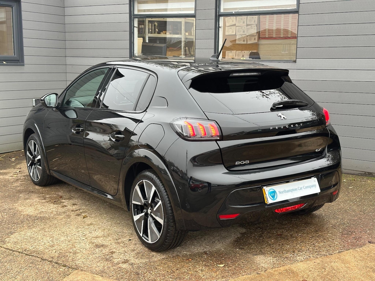 Used Peugeot E-208 2020 for sale - 77120293: Photo 2