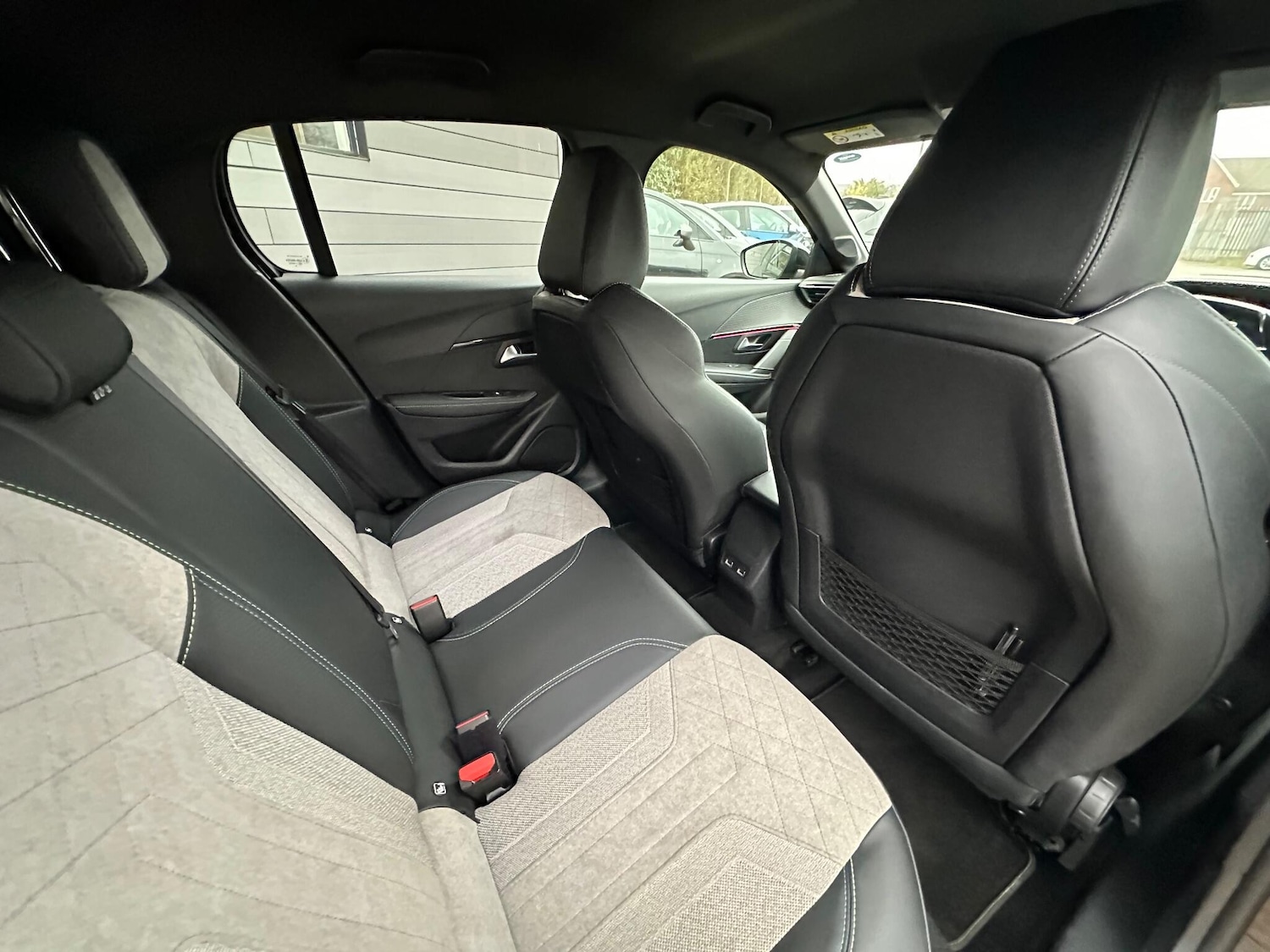 Used Peugeot E-208 2020 for sale - 77120293: Photo 25