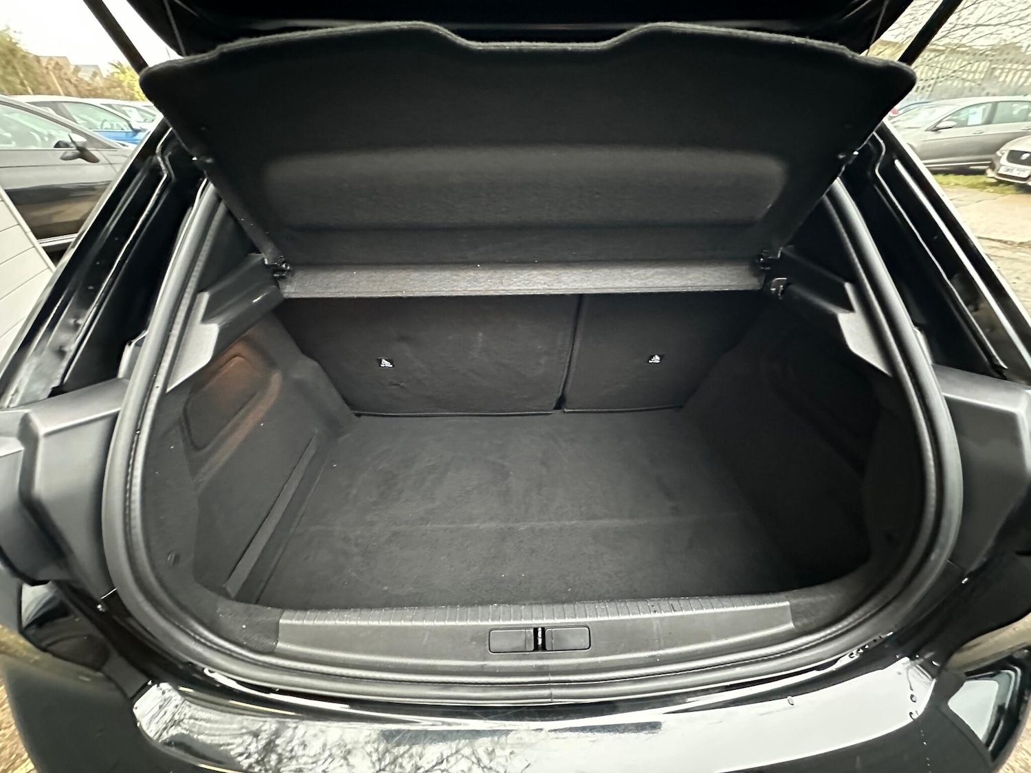 Used Peugeot E-208 2020 for sale - 77120293: Photo 31