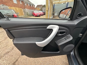 Used Dacia Duster 2014 for sale - 77524543: Photo