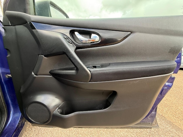 Used Nissan Qashqai 2015 for sale - 75658960: Photo 2