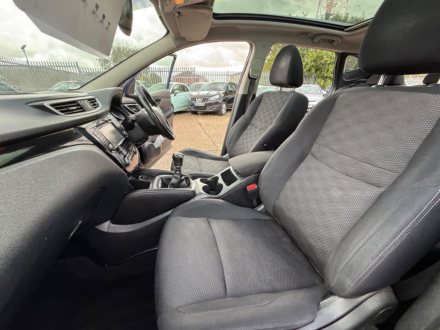 Used Nissan Qashqai 2015 for sale - 75658960: Photo 3