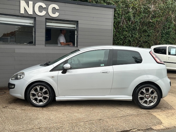Used Fiat Punto Evo 2010 for sale - 75459627: Photo 15