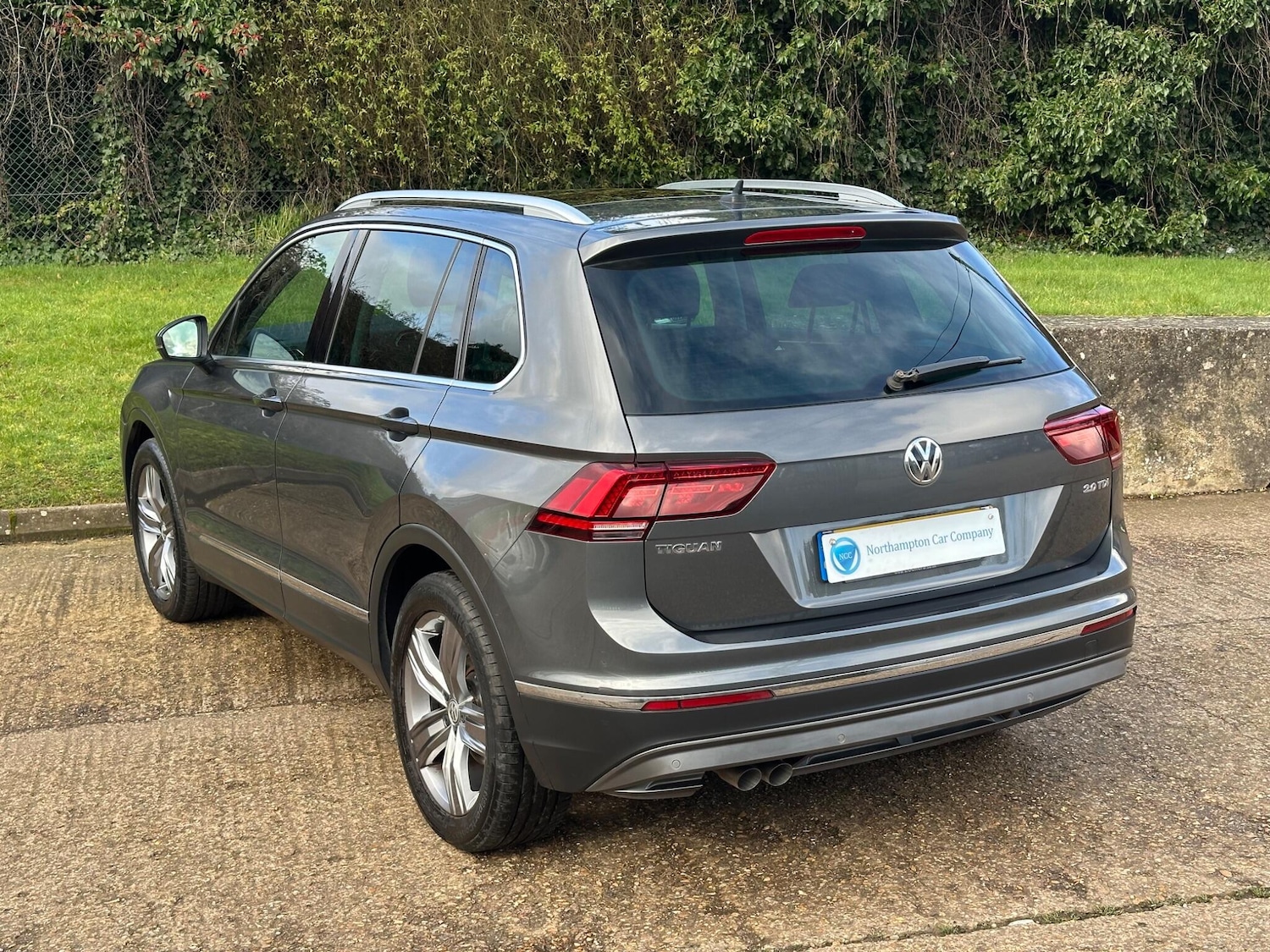Used Volkswagen Tiguan 2017 for sale - 77612286: Photo 2