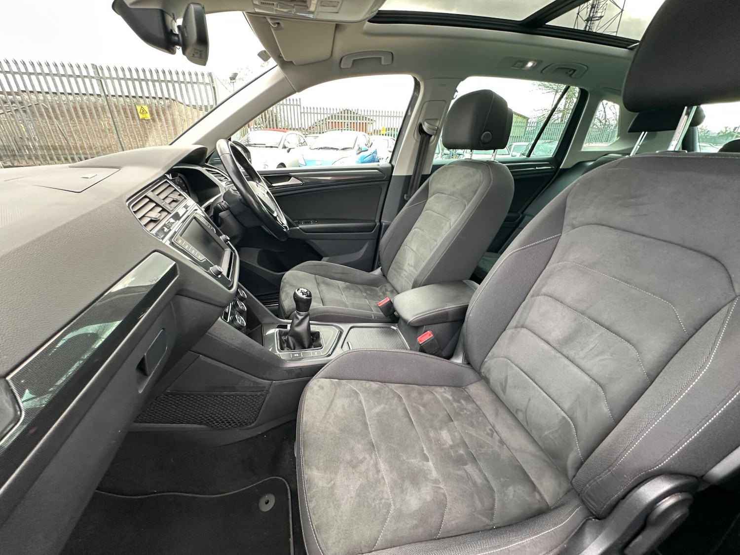 Used Volkswagen Tiguan 2017 for sale - 77612286: Photo 24