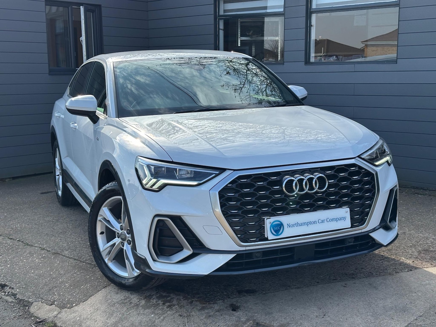 Used Audi Q3 2020 for sale - 76987850: Photo 4