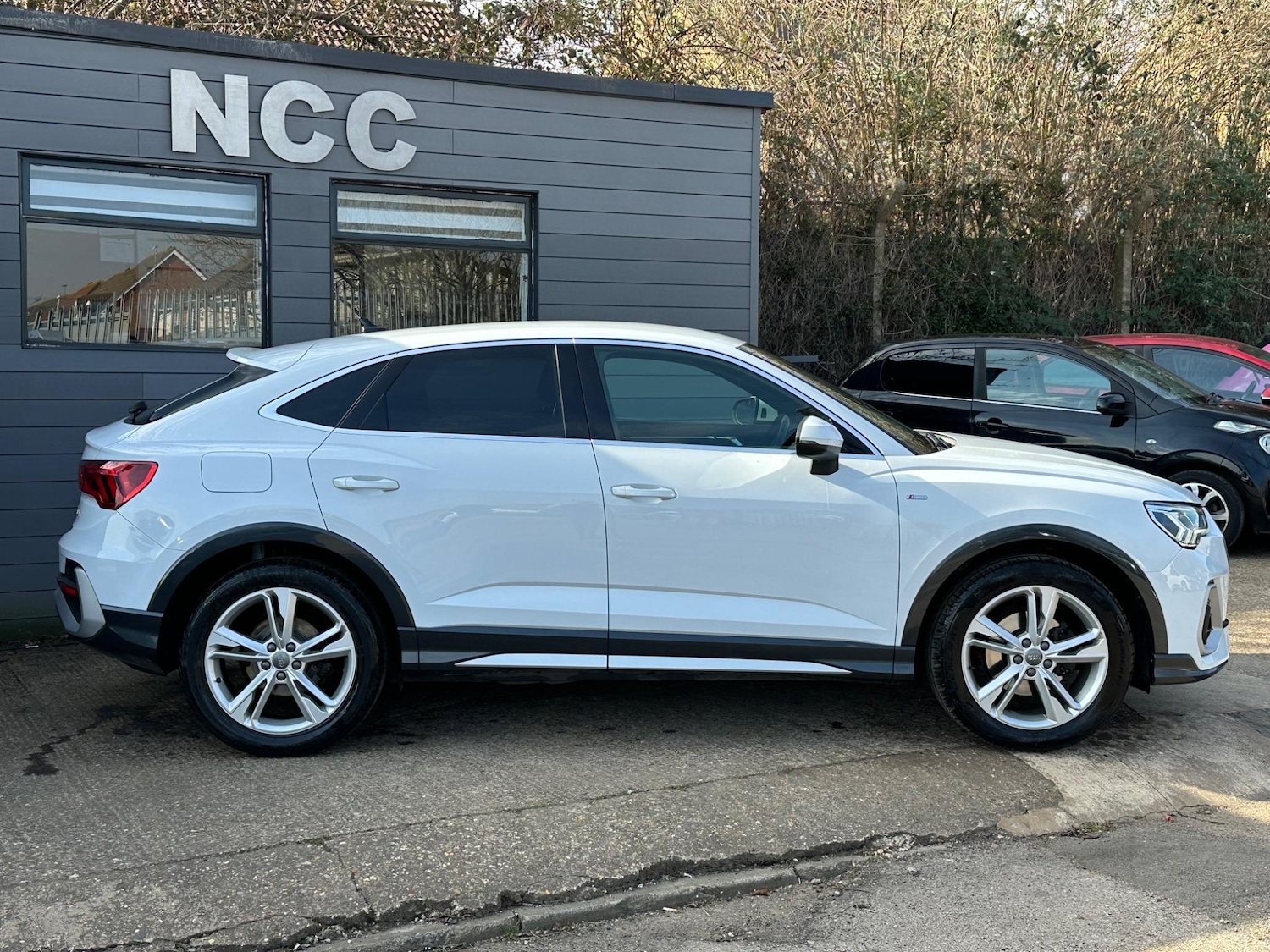 Used Audi Q3 2020 for sale - 76987850: Photo 6