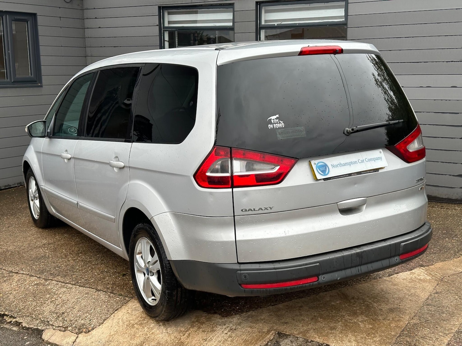 Used Ford Galaxy 2009 for sale - 77090892: Photo 2
