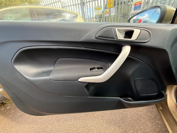 Used Ford Fiesta 2012 for sale - 75696470: Photo 8
