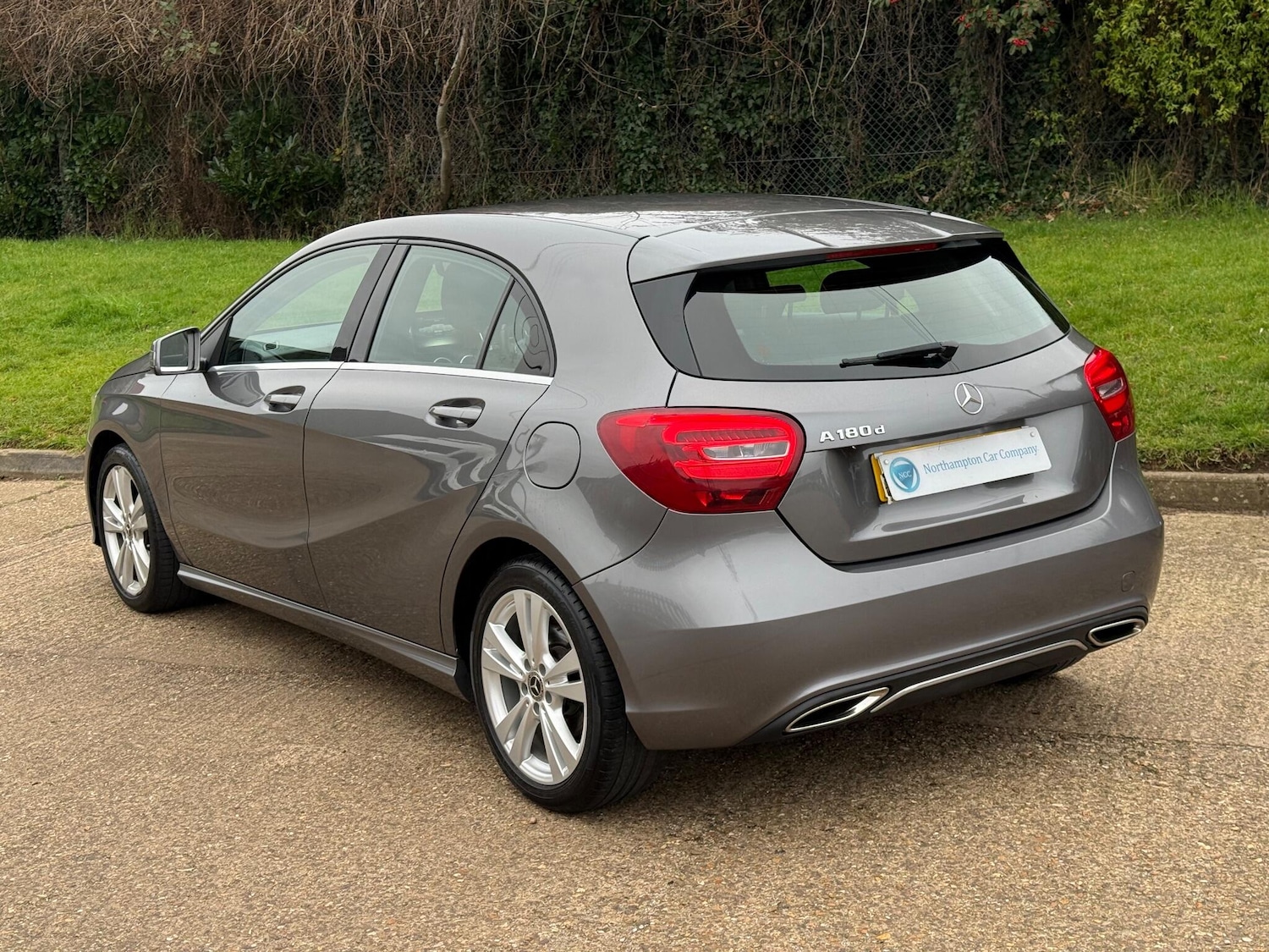 Used Mercedes-Benz A-Class 2017 for sale - 76898842: Photo 9
