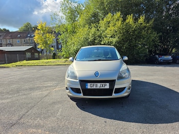2011 (11) - 1.5 dCi 110 Dynamique TomTom 5dr EDC