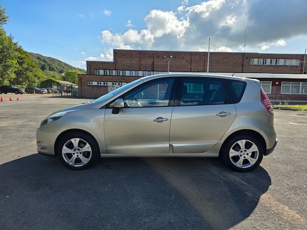 Used Renault Scenic 2011 for sale - 76063559: Photo 3