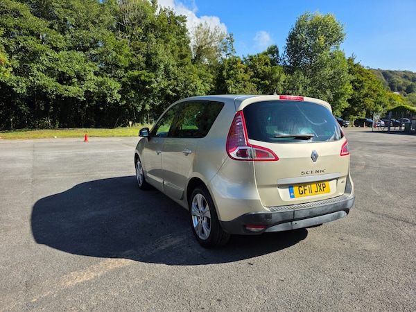 Used Renault Scenic 2011 for sale - 76063559: Photo 4