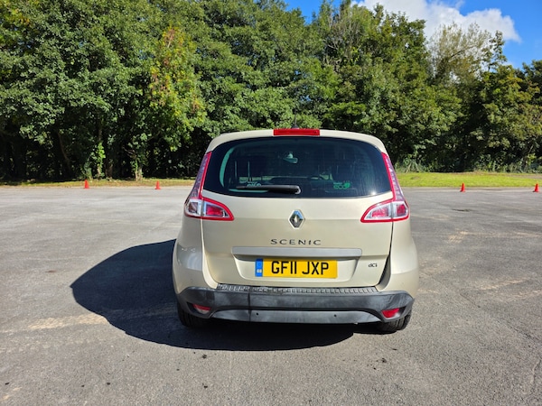 Used Renault Scenic 2011 for sale - 76063559: Photo 5